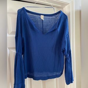 We the free
XS runs big